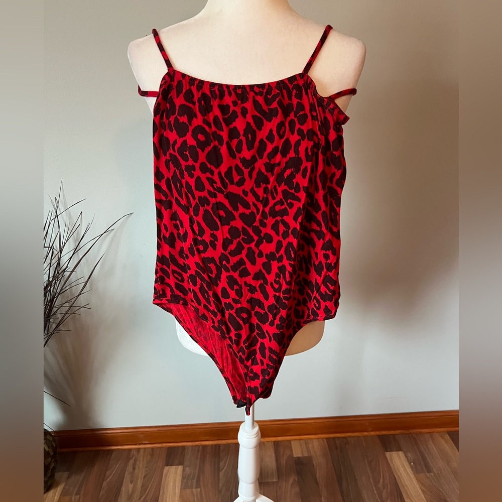 Boohoo Red and Black Women’s Asymmetrical Leopard Bodysuit  straps size 12